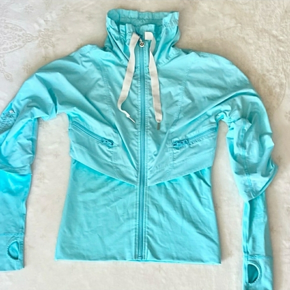 💙Lululemon Seek The Peak Jacket 6💕 - Picture 2 of 6